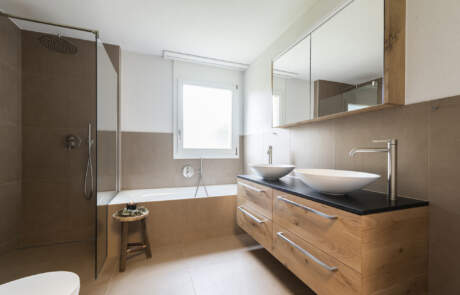 holzx-badmöbel-eiche-rustikal-küssnacht