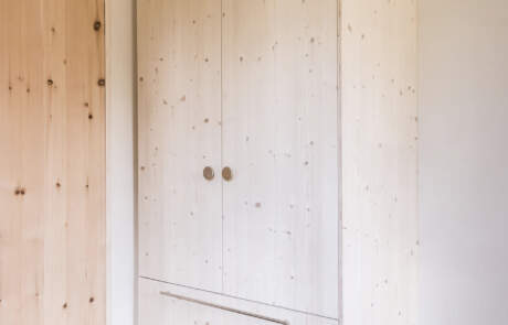 holzx-schrank-fichte-huttwil